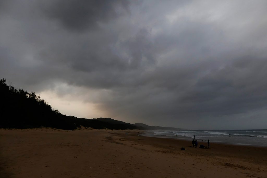 Atardecer en la playa de Isimangaliso.